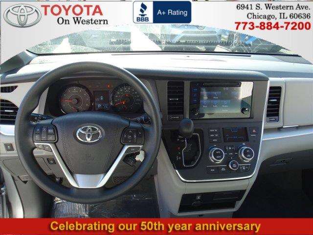 2017 Toyota Sienna LE